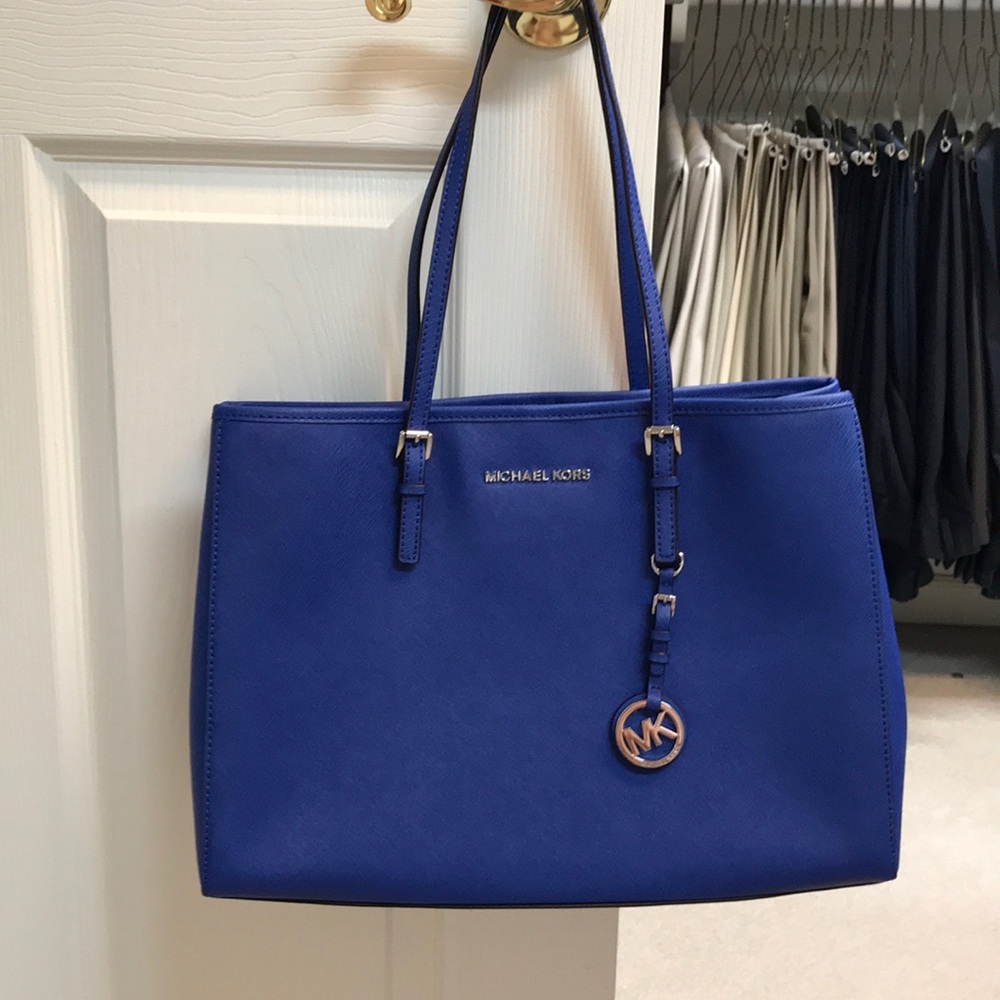 Michael Kors purse - like new